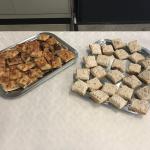 Pizzette e tramenzini al tonno
(Pizzette und Thunfischbrot)